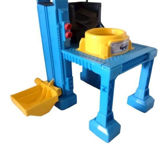 GeoTrax Tracktown Railway B1836 Train Set & Remote Controlled Train - Picture 5 of 10